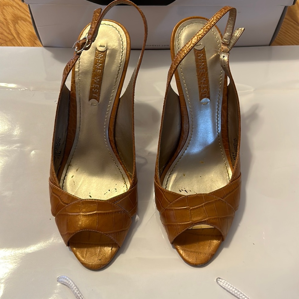 NINE WEST, gold sling back heels